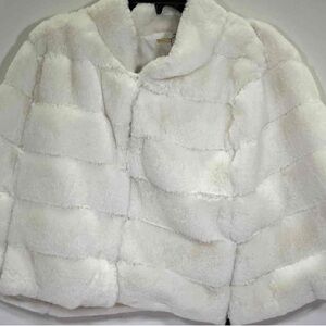 Tahari White Faux Fur Shawl NWT size large